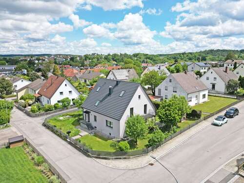 Foto - Haus zum Kaufen in Pfeffenhausen 561.000,00 € 216 m²