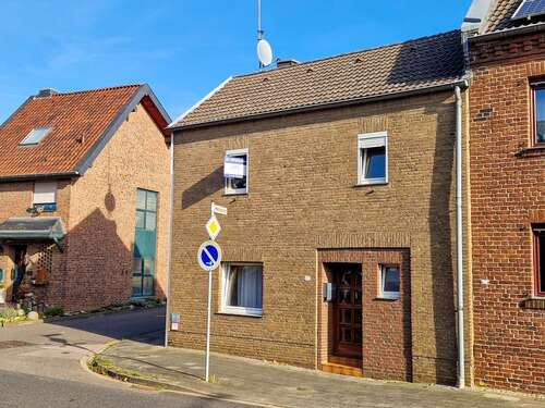 Foto - Haus zum Kaufen in Niederzier 109.900,00 € 93.03 m²