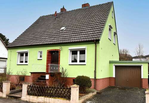 Foto - Haus zum Kaufen in Neuental 179.000,00 € 122 m²