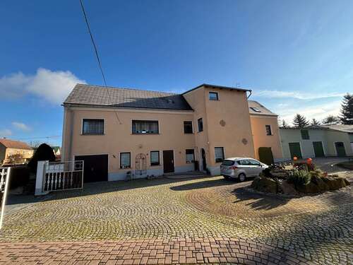 Foto - Haus zum Kaufen in Osterfeld 350.000,00 € 166 m²