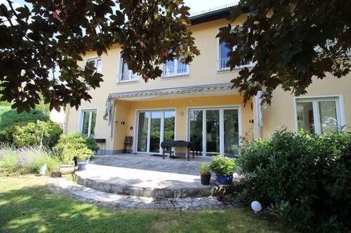 Foto - Haus zum Kaufen in Eppstein-Vockenhausen 1.090.000,00 € 233 m²