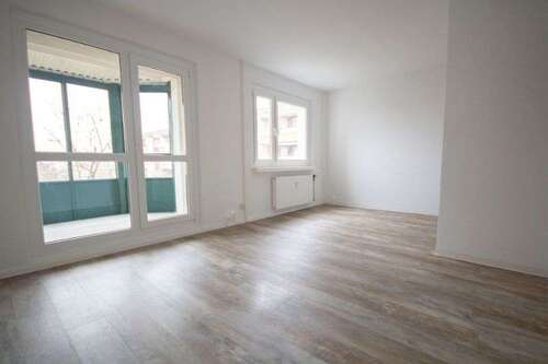 Foto - Wohnung zum Mieten in Halle (Saale) 335,00 € 57.68 m²