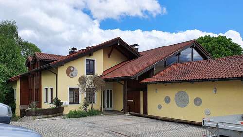 Foto - Haus zum Kaufen in Neumarkt-Sankt Veit 1.690.000,00 € 720 m²