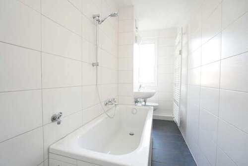 Foto - Wohnung zum Mieten in Chemnitz 258,36 € 46.88 m²