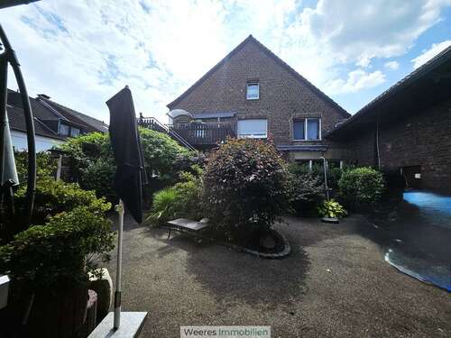 Foto - Haus zum Kaufen in Mönchengladbach Bettrath-Hoven 525.000,00 € 195 m²