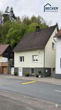 Foto - Haus zum Kaufen in Marsberg 129.000,00 € 135 m²