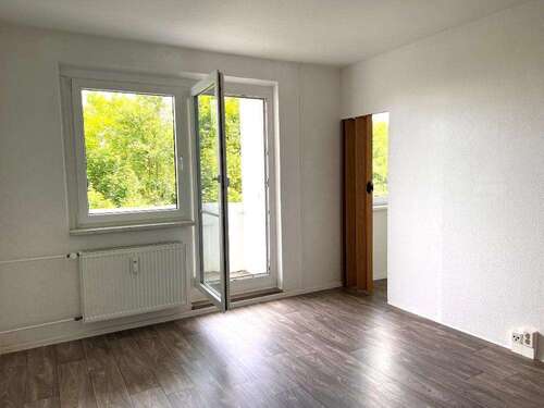 Foto - Wohnung zum Mieten in Wilkau-Hasslau 215,00 € 33.4 m²