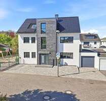 Haus zum Kaufen in Langenfeld 1.300.000,00 € 292.9 m²