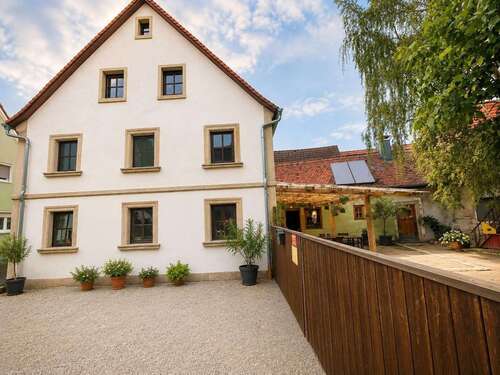 Foto - Haus zum Kaufen in Uehlfeld 920.000,00 € 375 m²