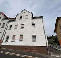 Haus zum Kaufen in Arzberg 79.000,00 € 190 m²