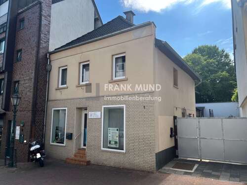 Foto - Haus zum Kaufen in Mönchengladbach-Wickrath 190.000,00 € 134 m²