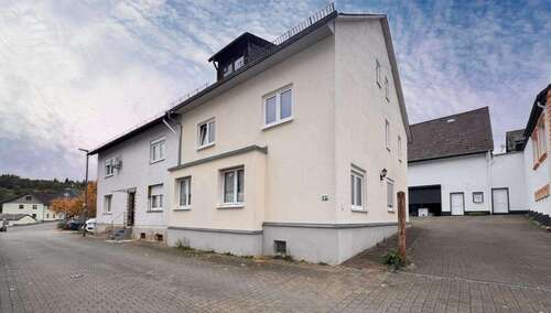 Foto - Haus zum Kaufen in Weilrod 220.000,00 € 131.61 m²