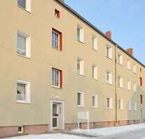 Wohnung zum Mieten in Halle 399,27 € 52.19 m²