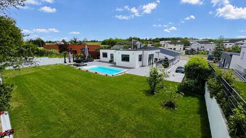 Foto - Haus zum Kaufen in Gomaringen 2.379.000,00 € 233 m²