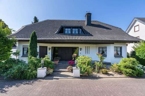 Foto - Haus zum Kaufen in Brüggen 799.500,00 € 356.78 m²