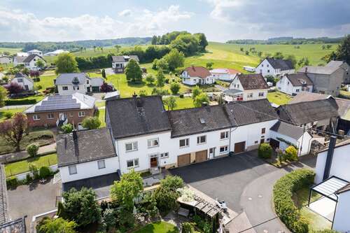 Foto - Haus zum Kaufen in Utzerath 229.000,00 € 185 m²