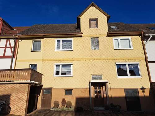 Foto - Haus zum Kaufen in Helsa 135.000,00 € 128.7 m²