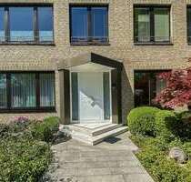 Haus zum Kaufen in Düsseldorf 2.200.000,00 € 439.75 m²