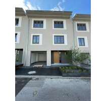 Haus zum Mieten in Pfinztal 2.195,00 € 197.5 m²