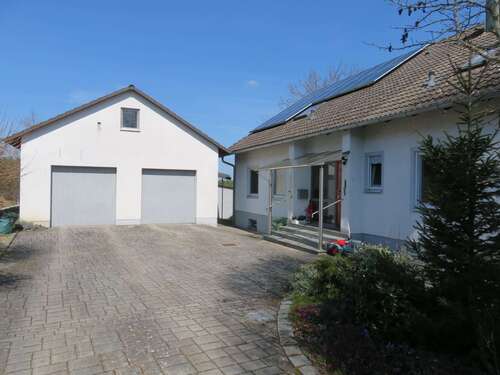 Foto - Haus zum Kaufen in Illschwang 425.000,00 € 185 m²