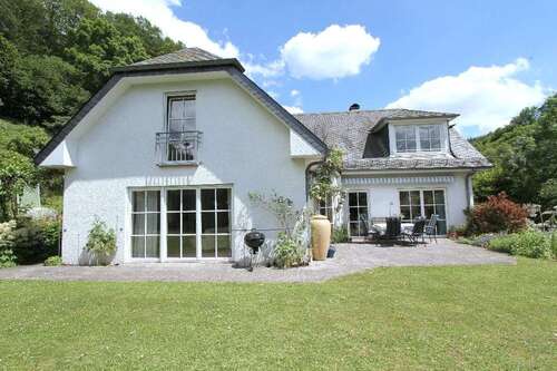 Foto - Haus zum Kaufen in Densborn 550.000,00 € 187.34 m²