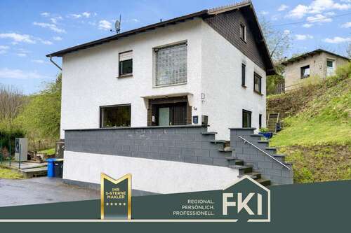 Foto - Haus zum Kaufen in Pracht 149.000,00 € 145.28 m²