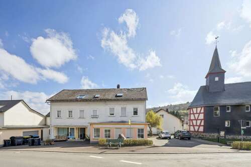 Foto - Haus zum Kaufen in Herborn 329.000,00 € 557.8 m²