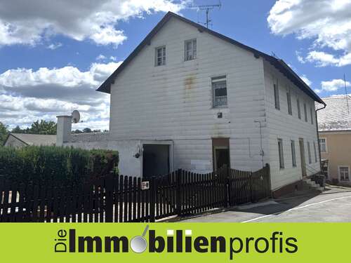 Foto - Haus zum Kaufen in Schwarzenbach Saale 110.000,00 € 214 m²