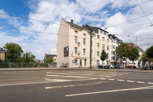 Foto - Haus zum Kaufen in Düsseldorf 675.000,00 € 345 m²