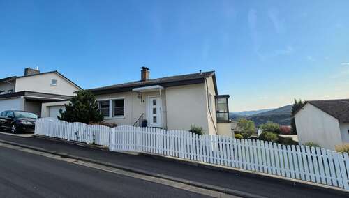 Foto - Haus zum Kaufen in Dillenburg 379.000,00 € 196.8 m²