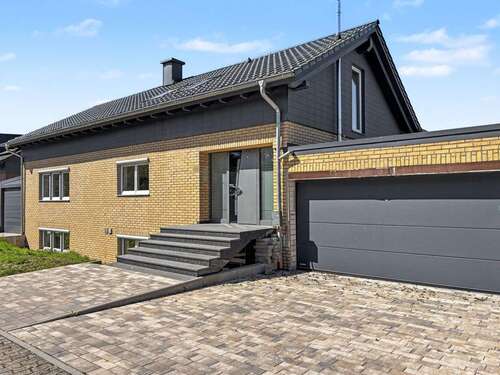 Foto - Haus zum Kaufen in Stutensee 1.190.000,00 € 325 m²