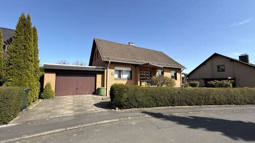 Foto - Haus zum Kaufen in Baunatal Guntershausen 369.000,00 € 159 m²