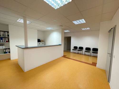 Foto - Büro in Lauter-Bernsbach 1.141,76 € 92.16 m²