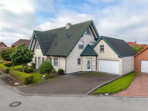 Foto - Haus zum Kaufen in Hage 449.000,00 € 230 m²