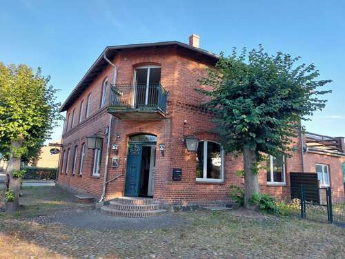 Foto - Haus zum Kaufen in Eldena 187.000,00 € 250 m²