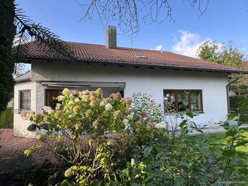 Foto - Haus zum Kaufen in Osterhofen 389.000,00 € 210 m²
