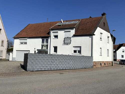 Foto - Haus zum Kaufen in Bruchmühlbach-Miesau 320.000,00 € 235 m²
