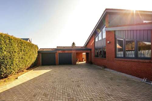 Foto - Haus zum Kaufen in Drochtersen 298.000,00 € 149 m²