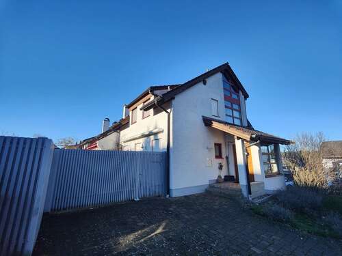 Foto - Haus zum Kaufen in Ahorn 460.000,00 € 281 m²