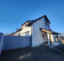 Haus zum Kaufen in Ahorn 460.000,00 € 281 m²