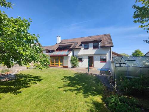 Foto - Haus zum Kaufen in Ahorn 460.000,00 € 281 m²