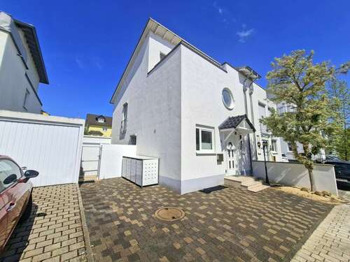 Foto - Haus zum Mieten in Wiesbaden Erbenheim 3.100,00 € 151.67 m²