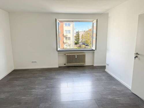 Foto - Wohnung zum Mieten in München Moosach 895,00 € 35.97 m²
