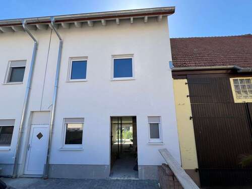 Foto - Haus zum Kaufen in Böhl-Iggelheim 370.000,00 € 150 m²