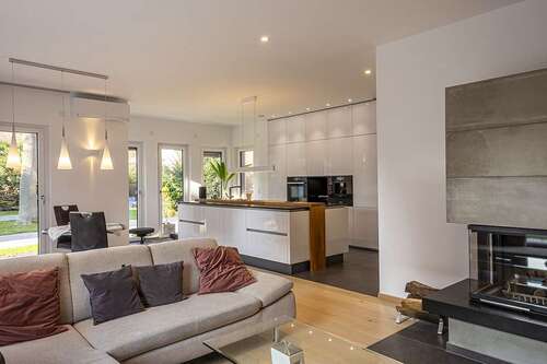 Foto - Haus zum Kaufen in Korschenbroich-Kleinenbroich 1.175.000,00 € 248 m²