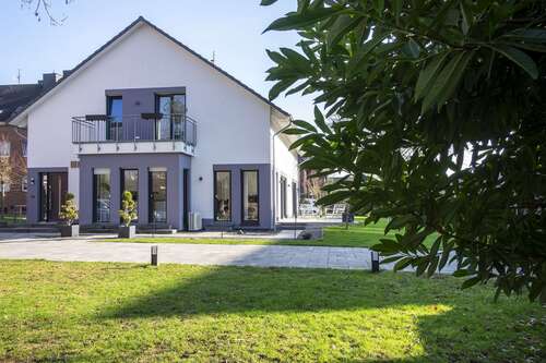 Foto - Haus zum Kaufen in Korschenbroich-Kleinenbroich 1.175.000,00 € 248 m²