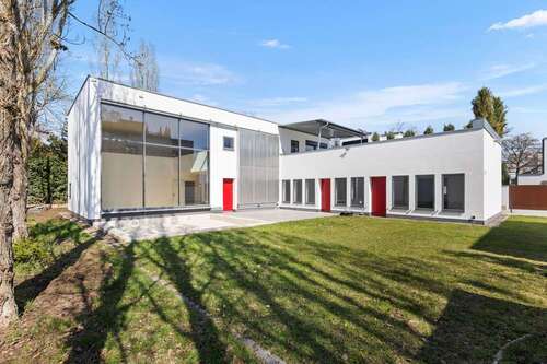 Foto - Haus zum Mieten in Regensburg 2.750,00 € 308 m²