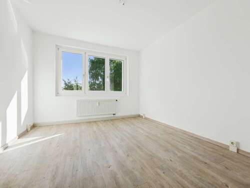 Foto - Wohnung zum Mieten in Neustadt in Sachsen 345,10 € 59.5 m²