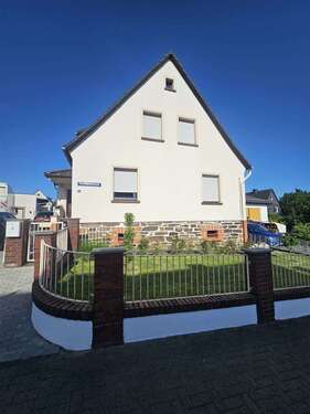 Foto - Haus zum Kaufen in Waldsolms 299.000,00 € 100 m²