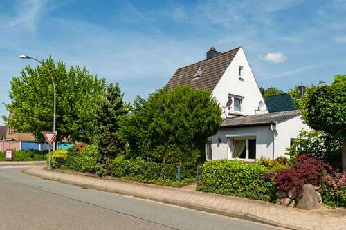 Foto - Haus zum Kaufen in Kölln-Reisiek 269.000,00 € 125 m²
